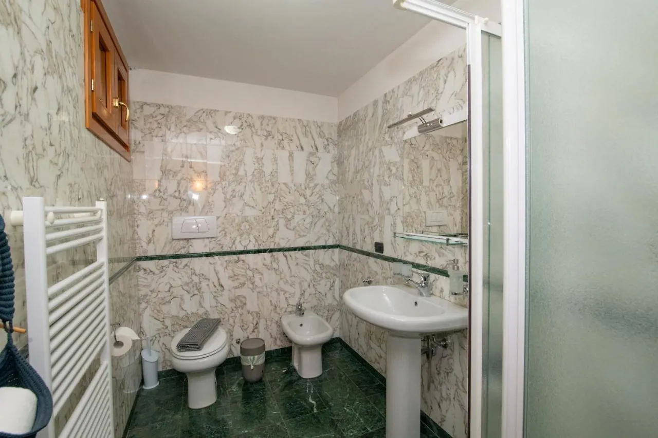 Villa Rina Deluxe And Cottage بورتو تْشاريسيو