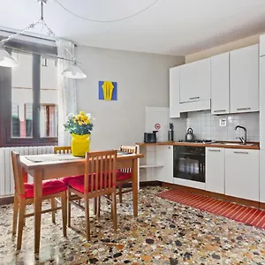  Apartment Castello Cozy X4 - Calle Crosera Italy
