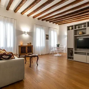  Apartment Ca' Delle Acque Deluxe R&r Italy